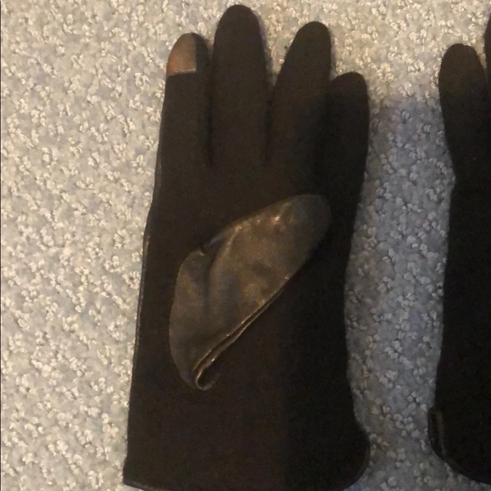 Lauren Ralph Lauren Black Gloves host pick use with your phone - Picture 7 of 12